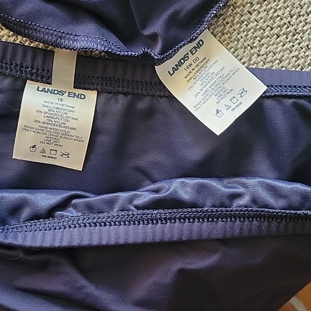 Lands End Tankini Set - Picture 2 of 2